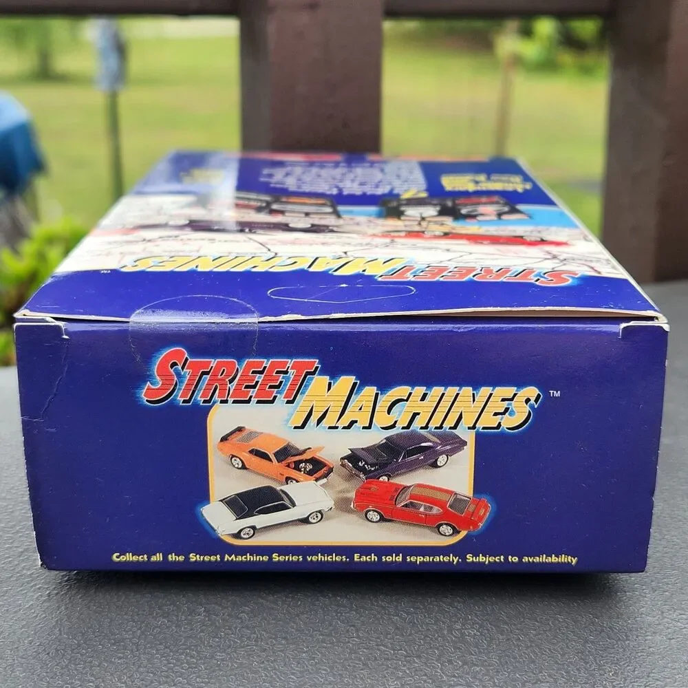 Hotwheels Street Machines White Chevrolet 1969 Chevelle SS 1:64 Die Cast Car